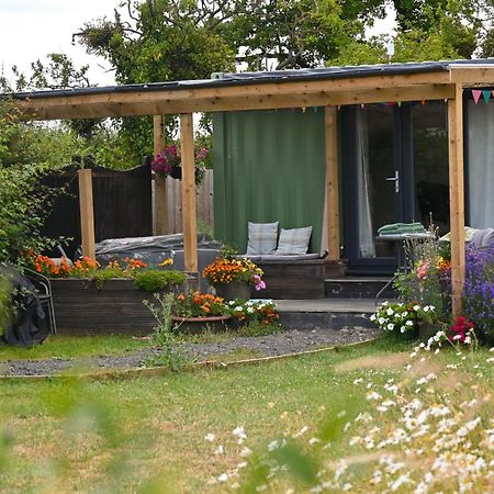 Sweet Pea Cabin Badsey Exteriör bild